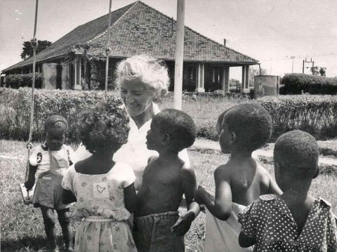 Wanda Blenska afrikai gyerekek körében