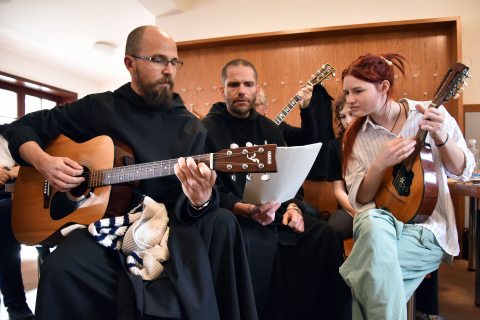 gitározás a Gellért Ünnepen