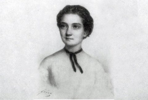 Majthényi Flóra