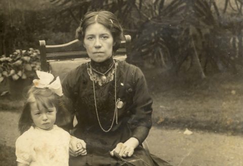 Titanic túlélők: Millvina Dean és édesanyja, Eva