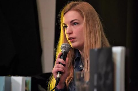 Vörös Anna bántalmazó kapcsolat áldozatainak segít
