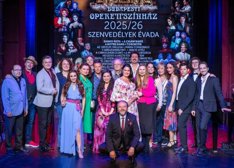 A cigánybáró bejelentése az Operettszínház színpadán