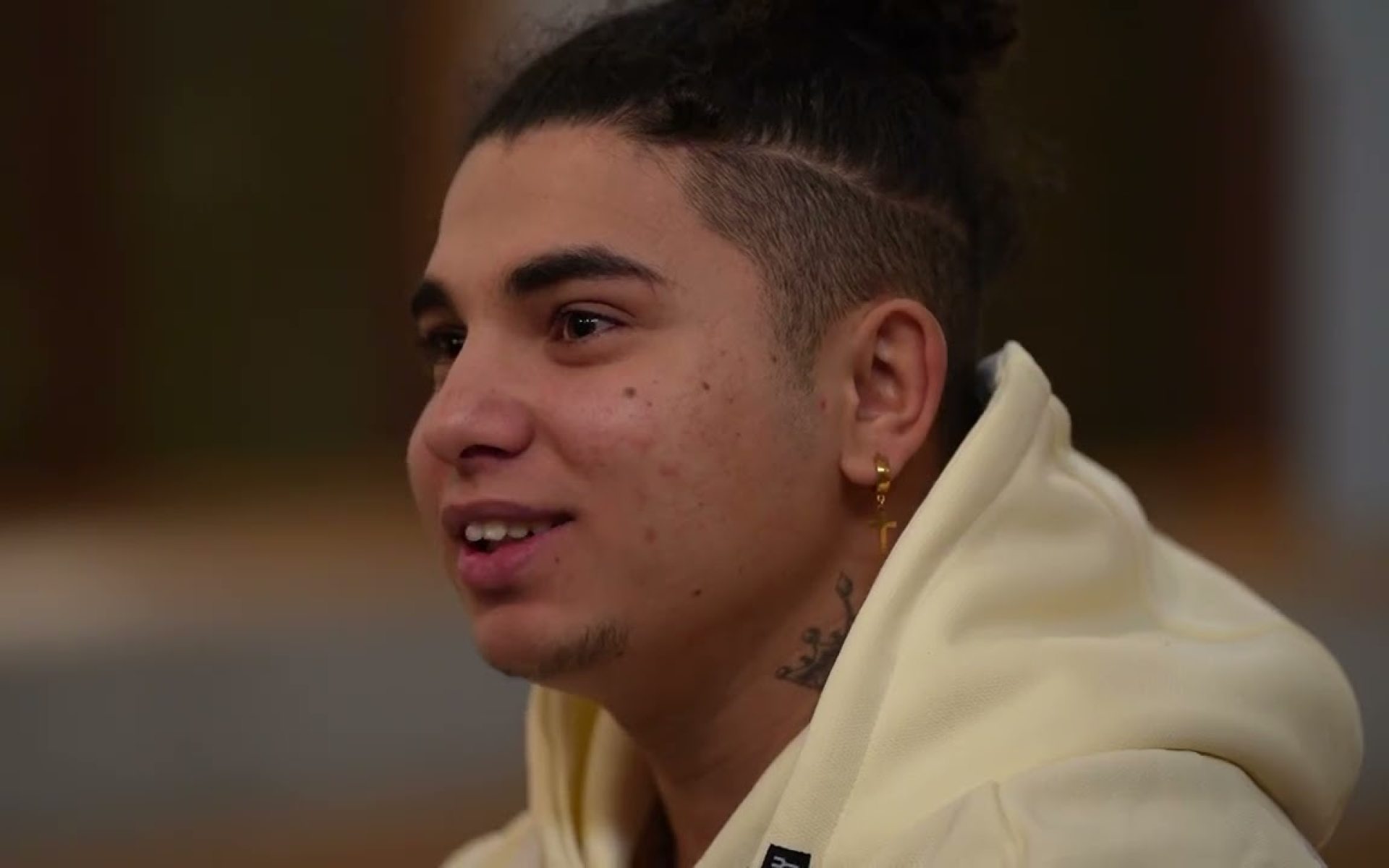 designer drogokat elhagyó fiú, Fehér László