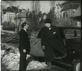 Képkocka a "Házassággal kezdődik" című 1943-ban készült vígjátékból