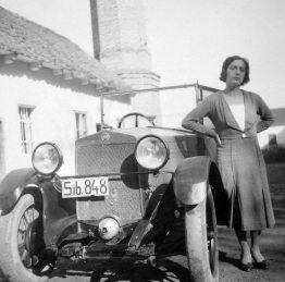 Nő autóval, 1924.