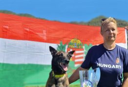 Leczki Sarolta mentőkutya-kiképző és kutyája, Karma