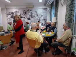 Idősek a Marczi Nappali helyiségében