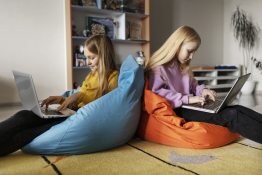 okostelefon használat gyerekek körében otthon